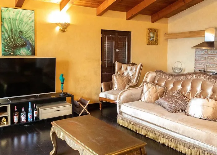 ゲストハウス Angoni 3*